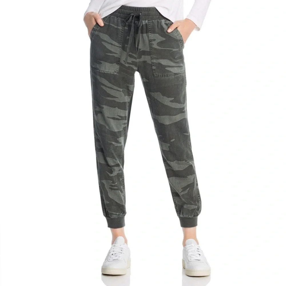 Splendid Camo Jogger Pants in Gray Green Small